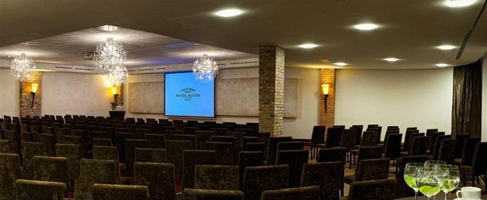 אופאלניצה Hotel Remes מראה חיצוני תמונה