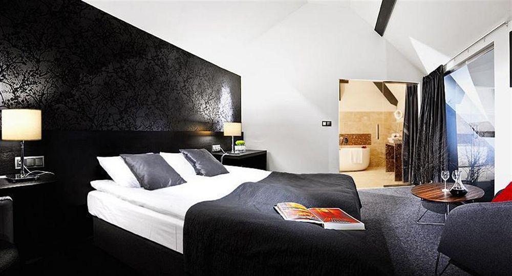 אופאלניצה Hotel Remes מראה חיצוני תמונה