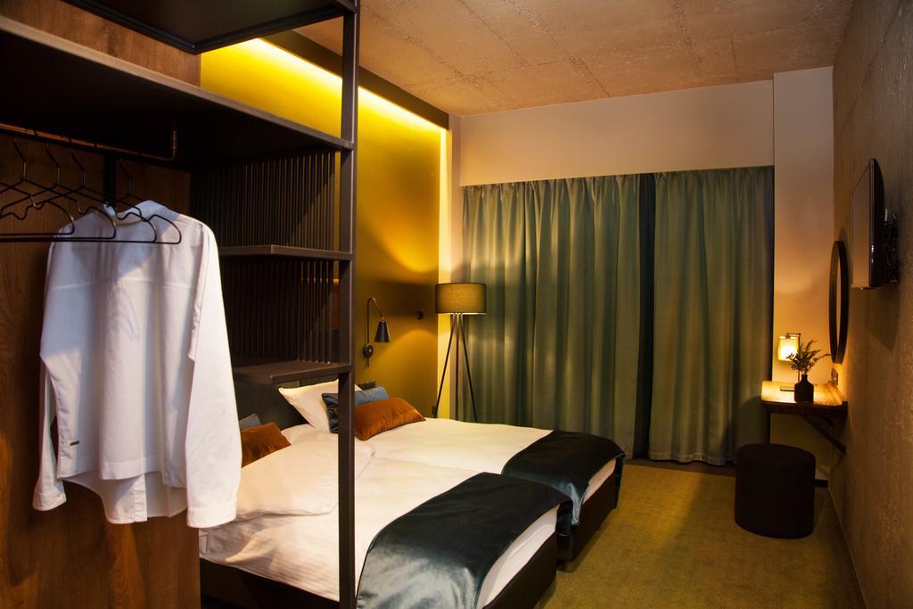 אופאלניצה Hotel Remes מראה חיצוני תמונה