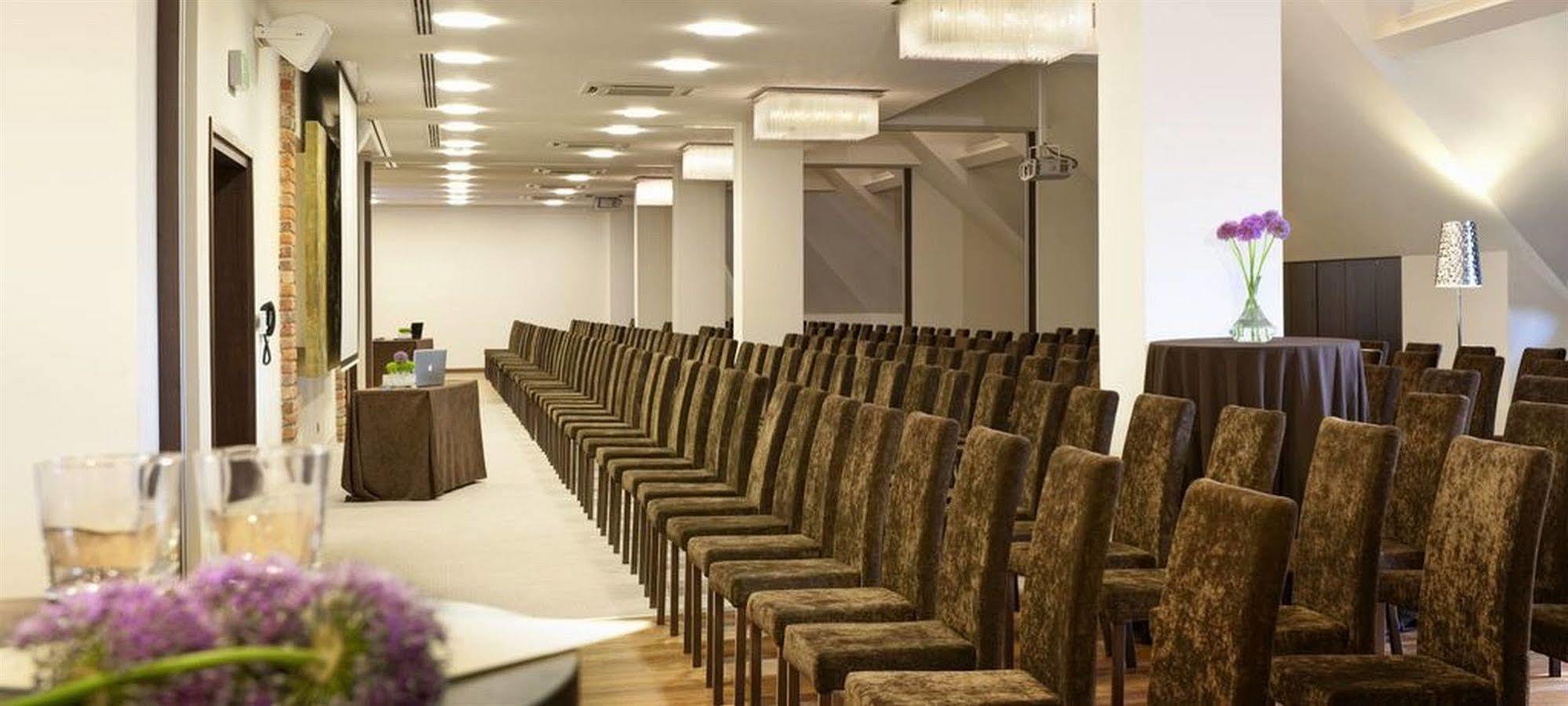 אופאלניצה Hotel Remes מראה חיצוני תמונה