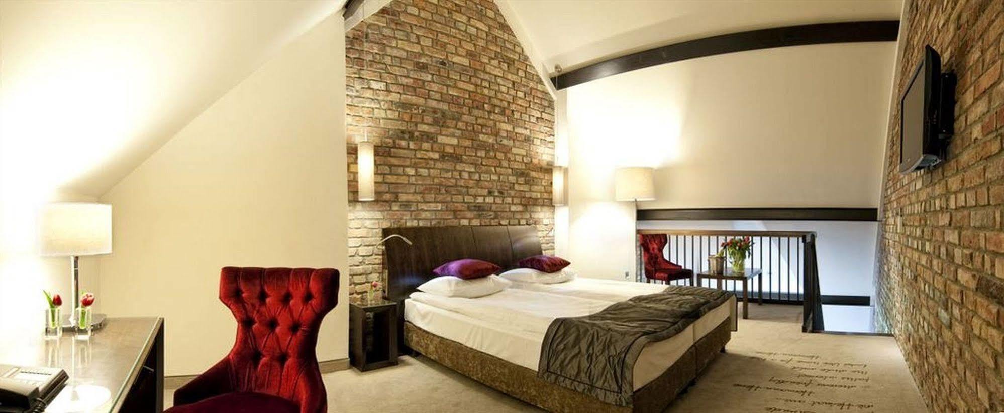 אופאלניצה Hotel Remes מראה חיצוני תמונה