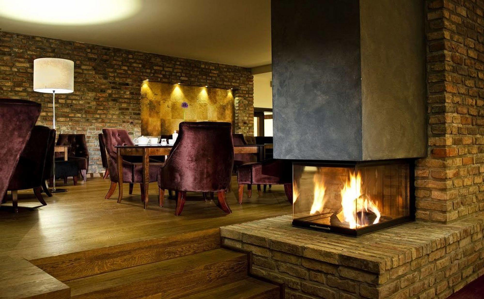 אופאלניצה Hotel Remes מראה חיצוני תמונה